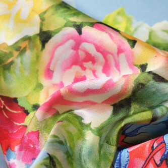 Matase imprimata digital cu motiv abstract floral multicolor si fundal bleu