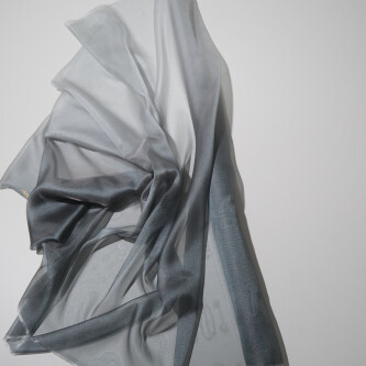 Organza cu aspect matasos in degrade gri argintiu