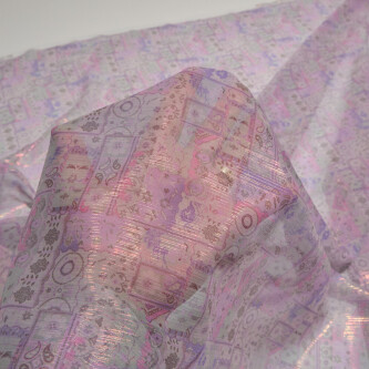 Voal imprimat cu iriziatii aurii si motive orientale pastel